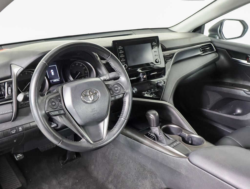 2022 Toyota Camry SE photo 6
