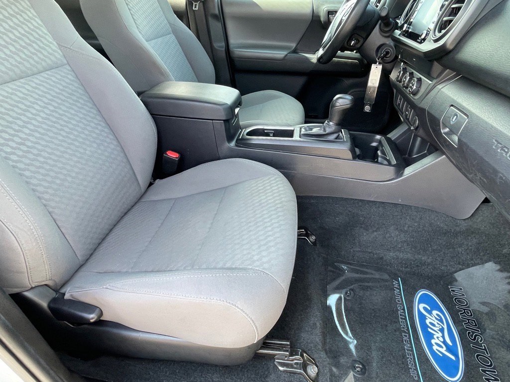 2023 Toyota Tacoma SR photo 12