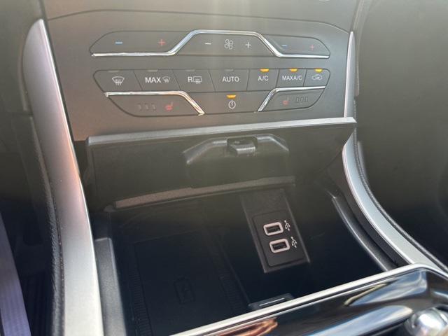 2019 Ford Edge SEL photo 38