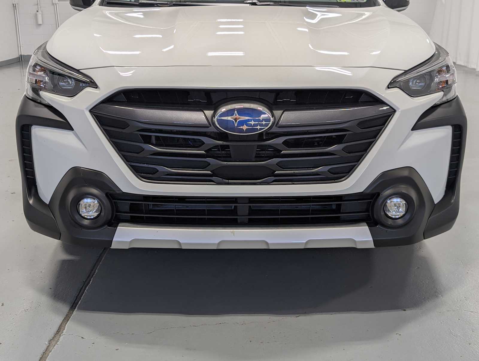 2025 Subaru Outback Limited XT photo 2