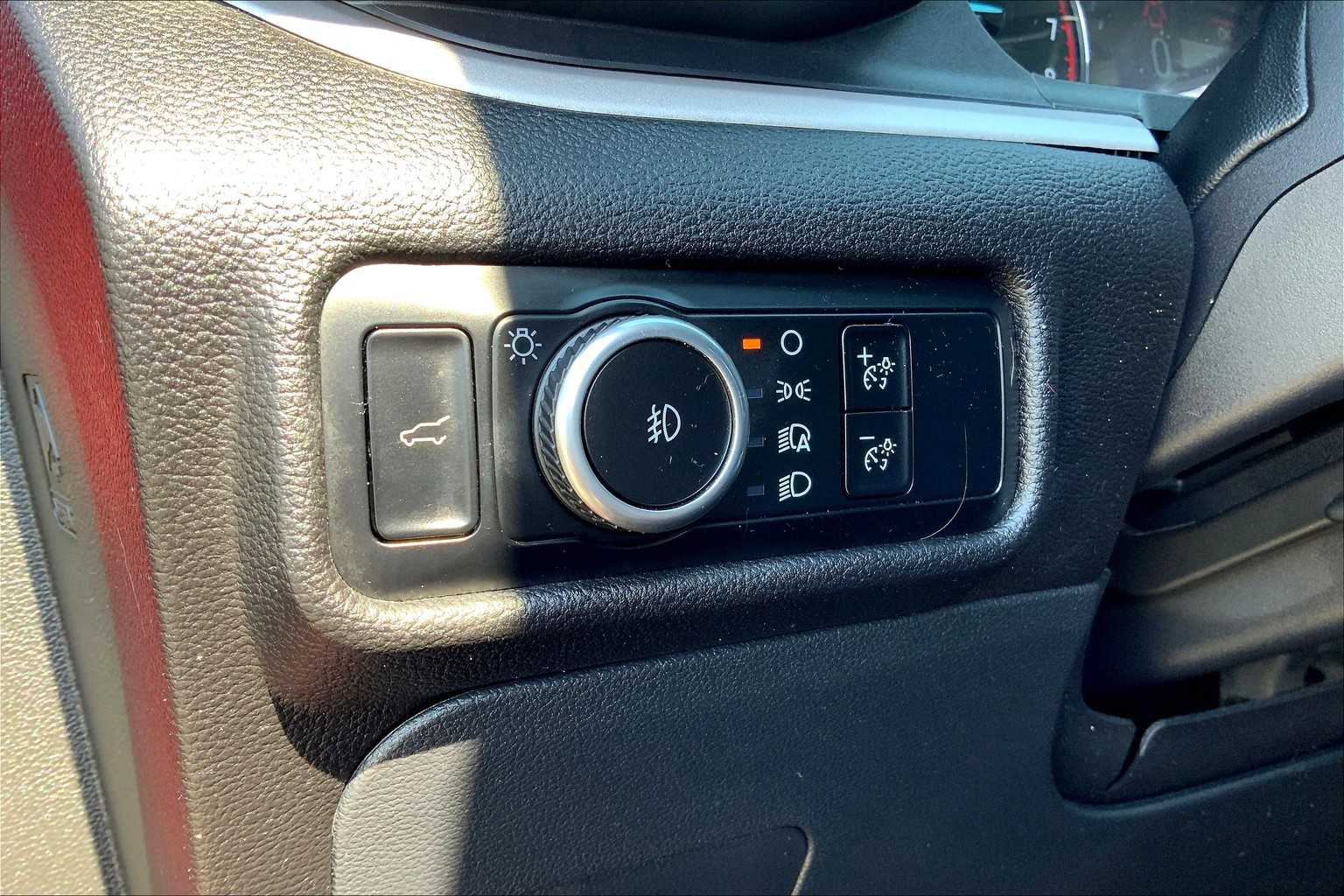 2023 Ford Explorer XLT photo 30