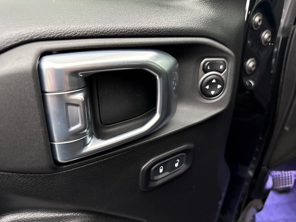 2021 Jeep Wrangler Unlimited Willys photo 11