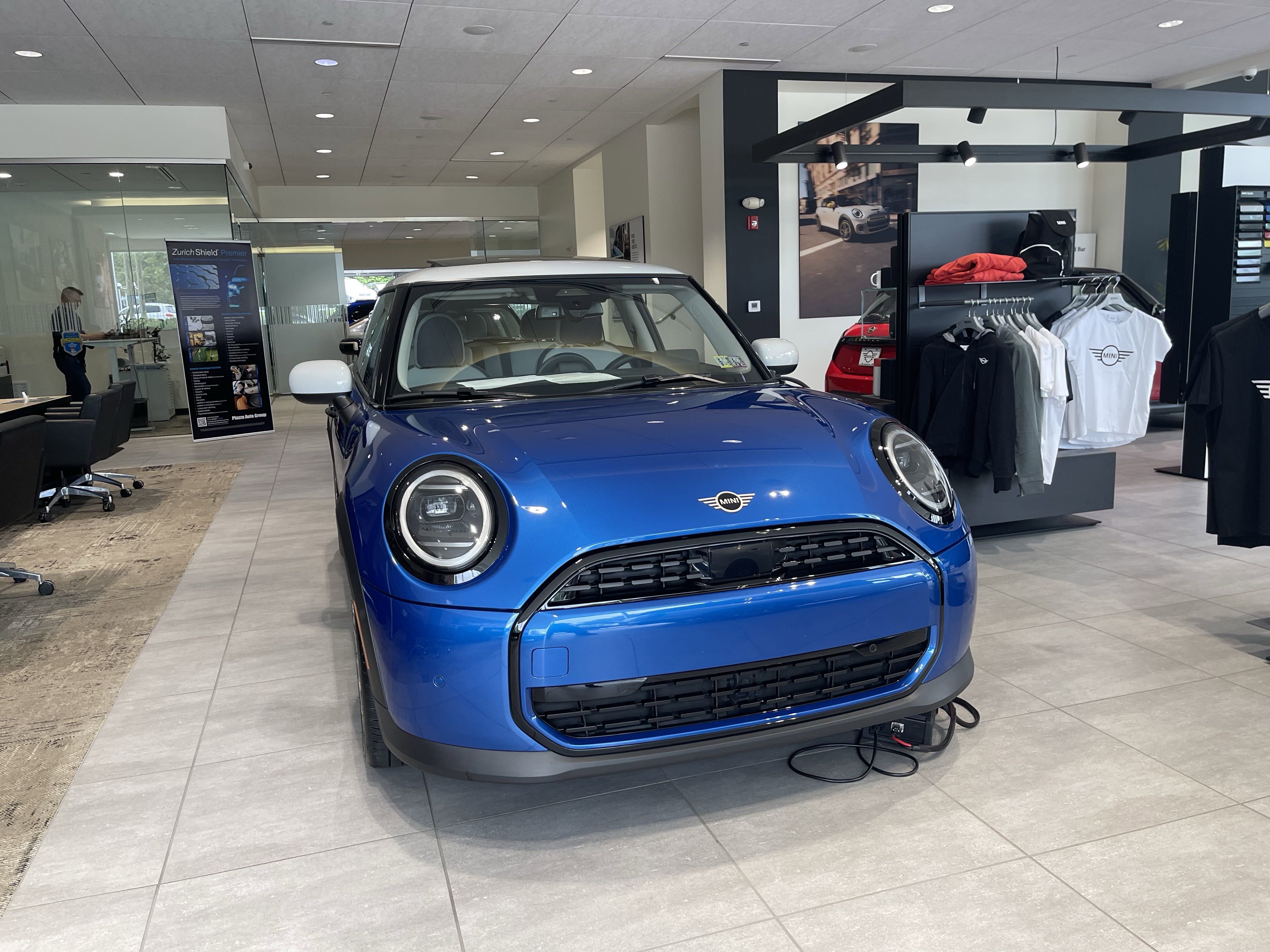 2025 Mini Cooper Hardtop 2 Door photo 4