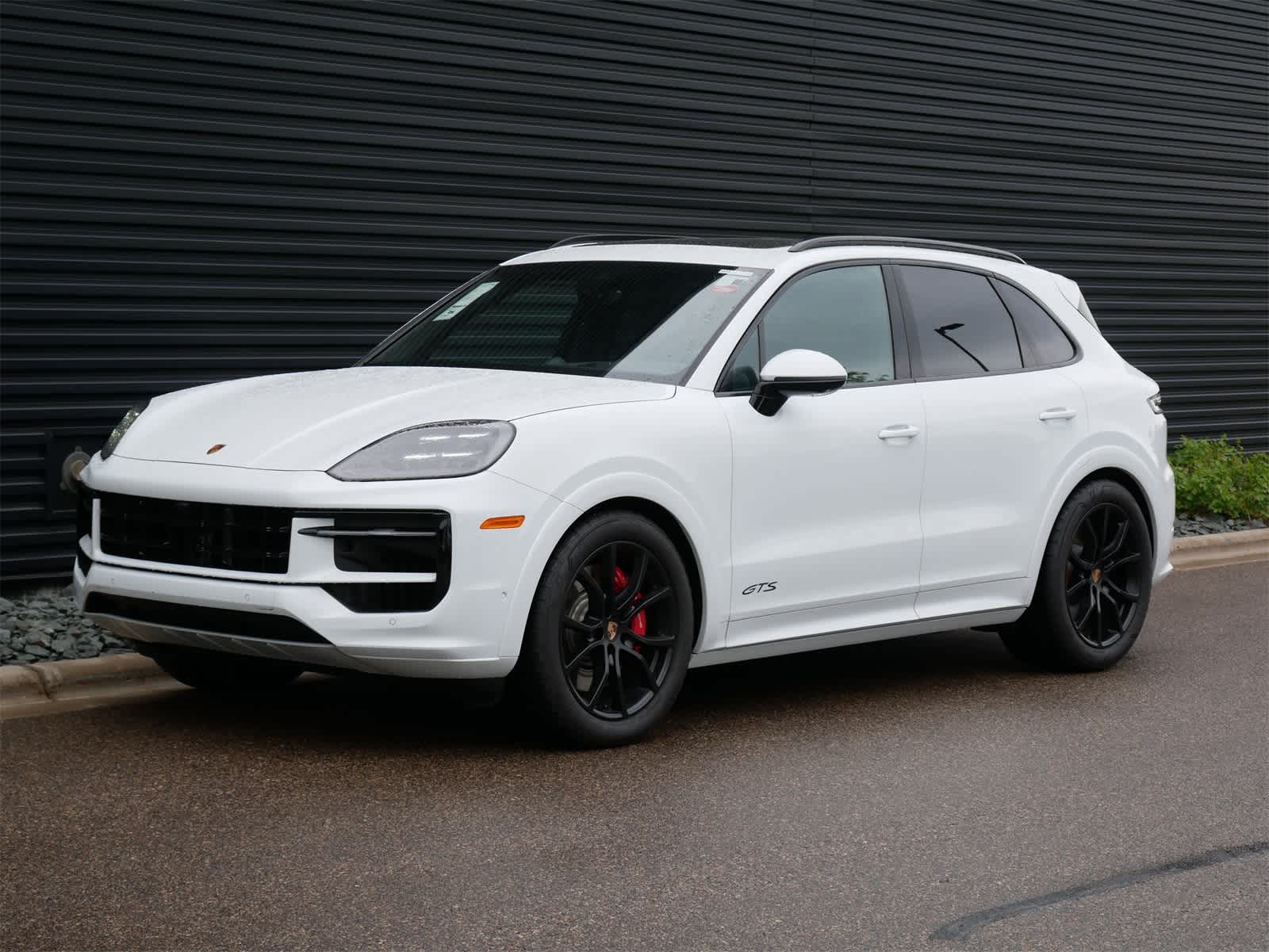 2025 Porsche Cayenne GTS Coupe photo 4