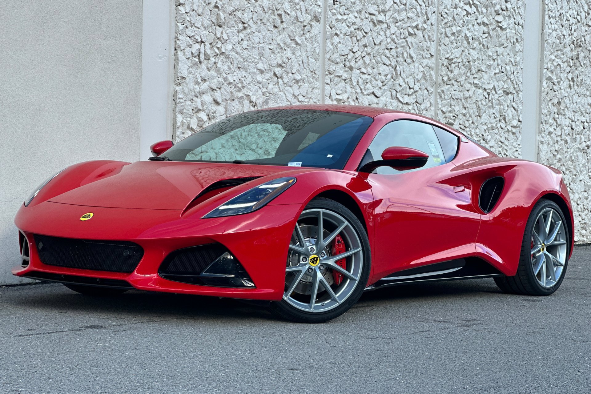 New 2025 Lotus Emira V6's photo