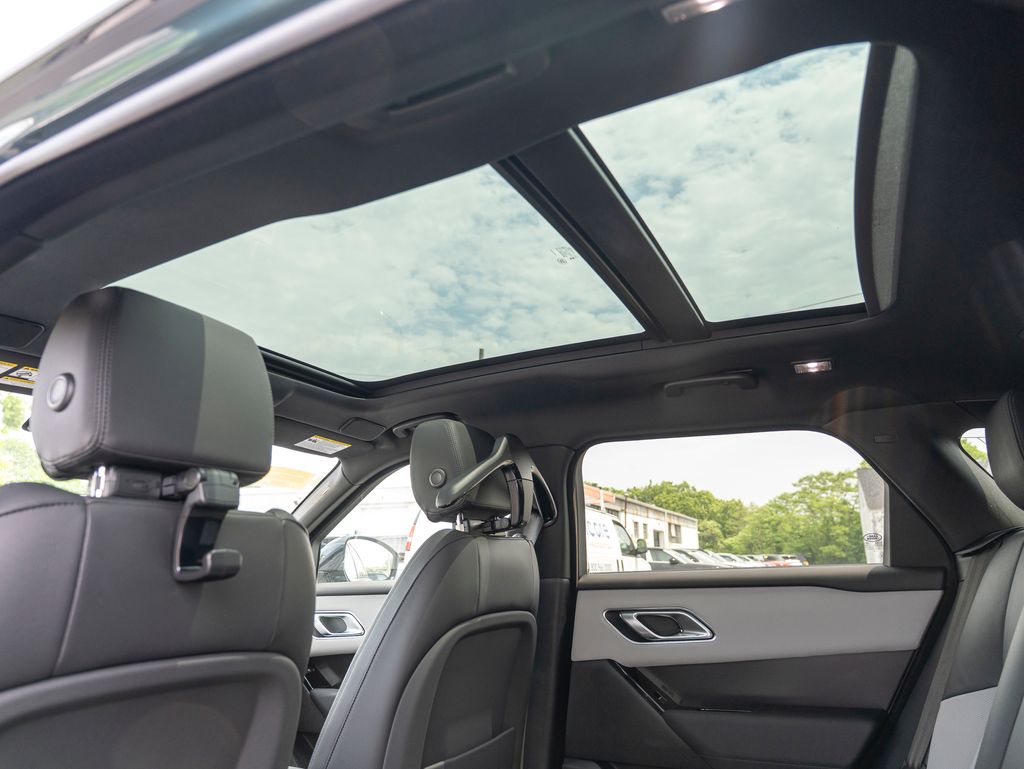 2026 Land Rover Range Rover Velar SE photo 20