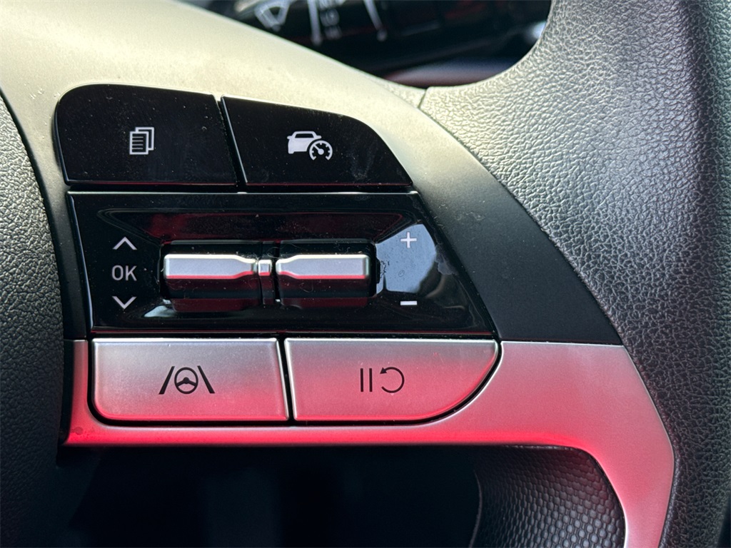 2024 Hyundai Elantra SEL photo 25