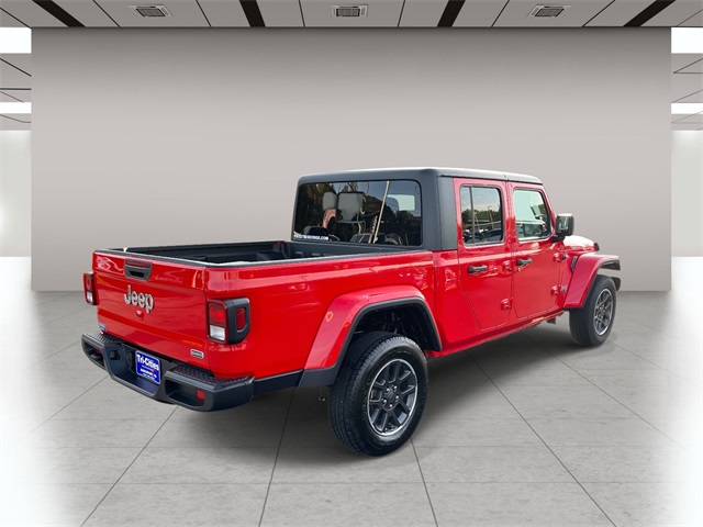 2023 Jeep Gladiator Overland photo 3