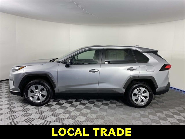 2023 Toyota RAV4 LE photo 4