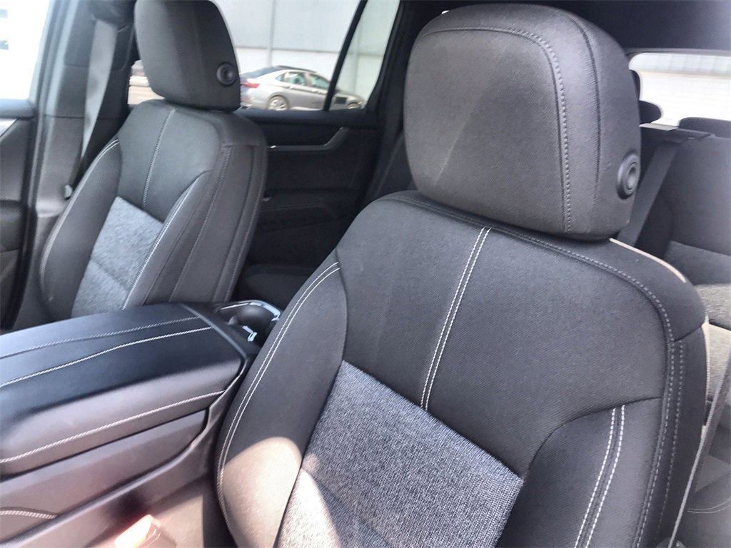 2025 Gmc Acadia Elevation photo 11