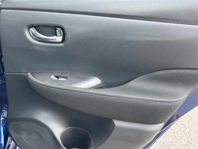 2023 Nissan Leaf S photo 20
