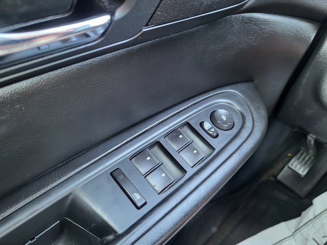 2017 Chevrolet Traverse 2LT photo 26