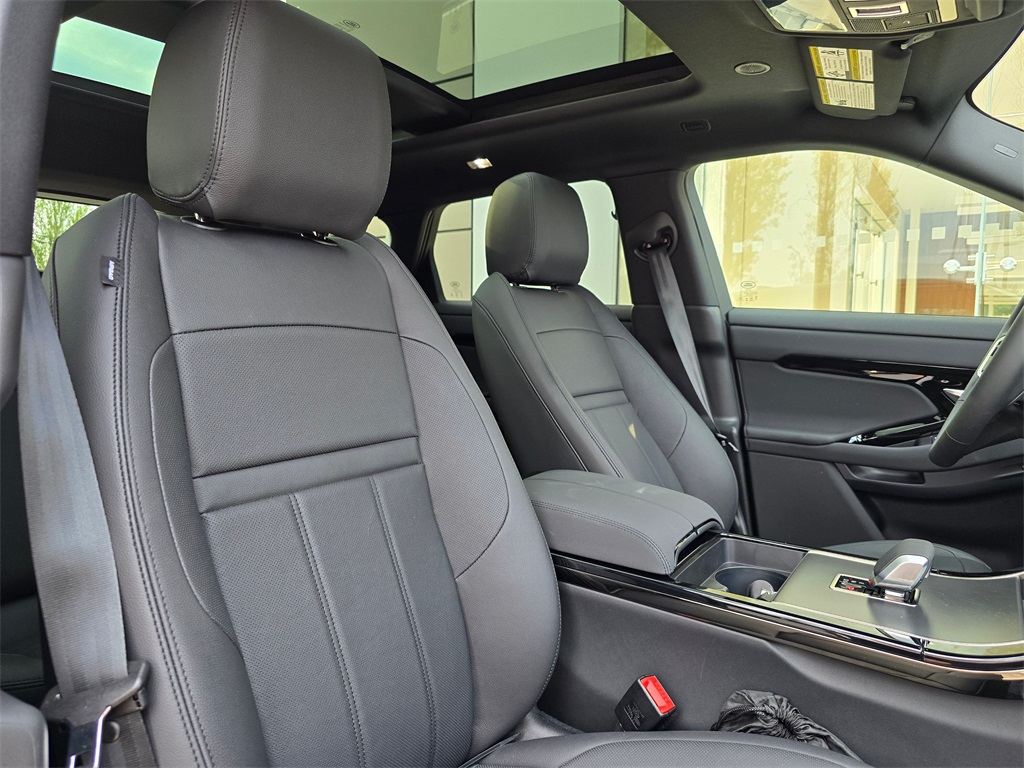 2026 Land Rover Range Rover Evoque S photo 25