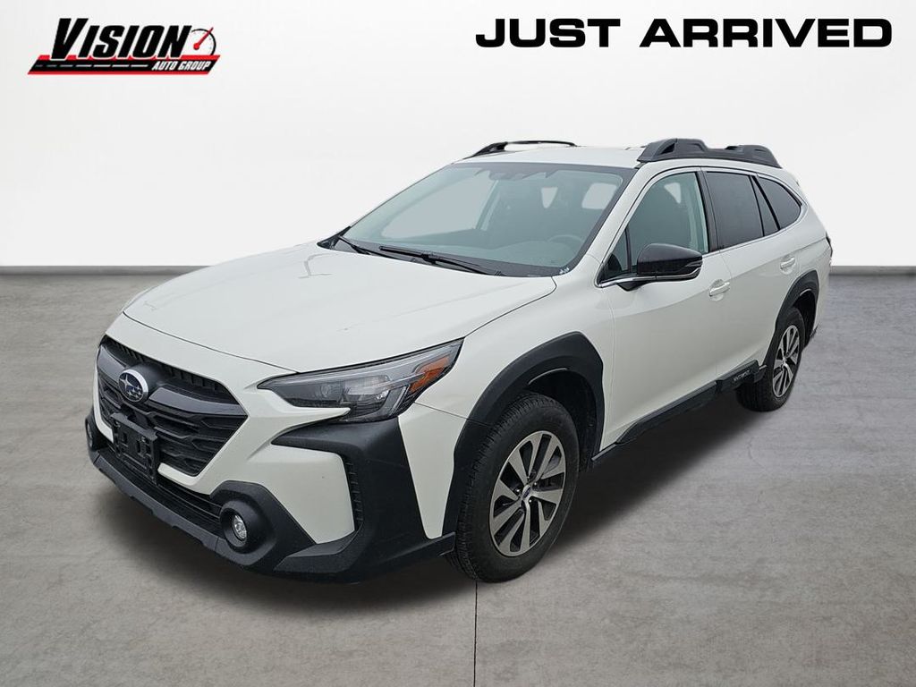 2023 Subaru Outback Premium's photo