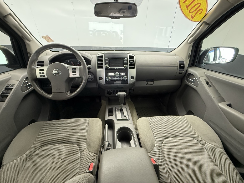 2017 Nissan Frontier SV photo 3