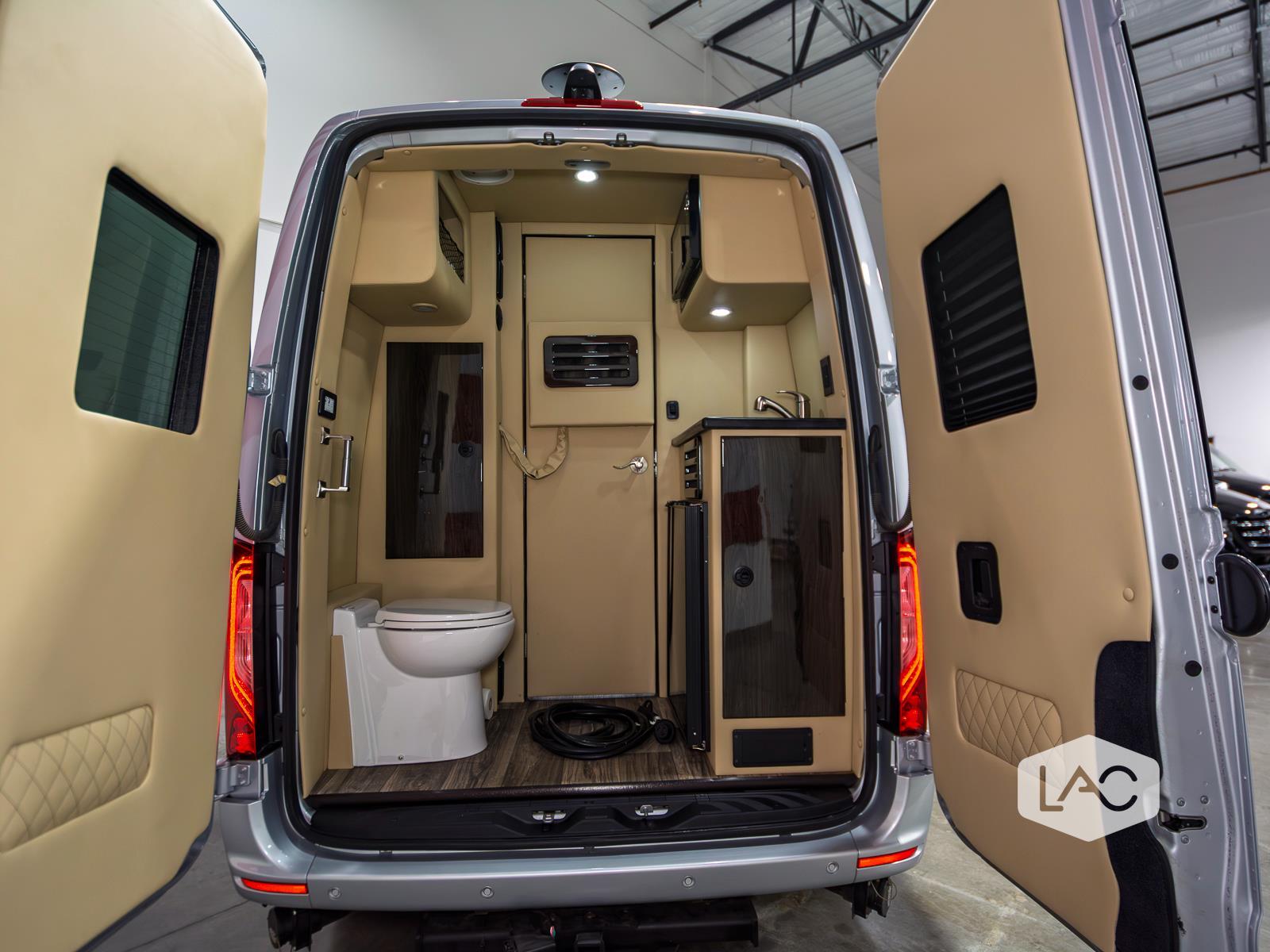 2022 Mercedes Benz Sprinter Cargo Van photo 8