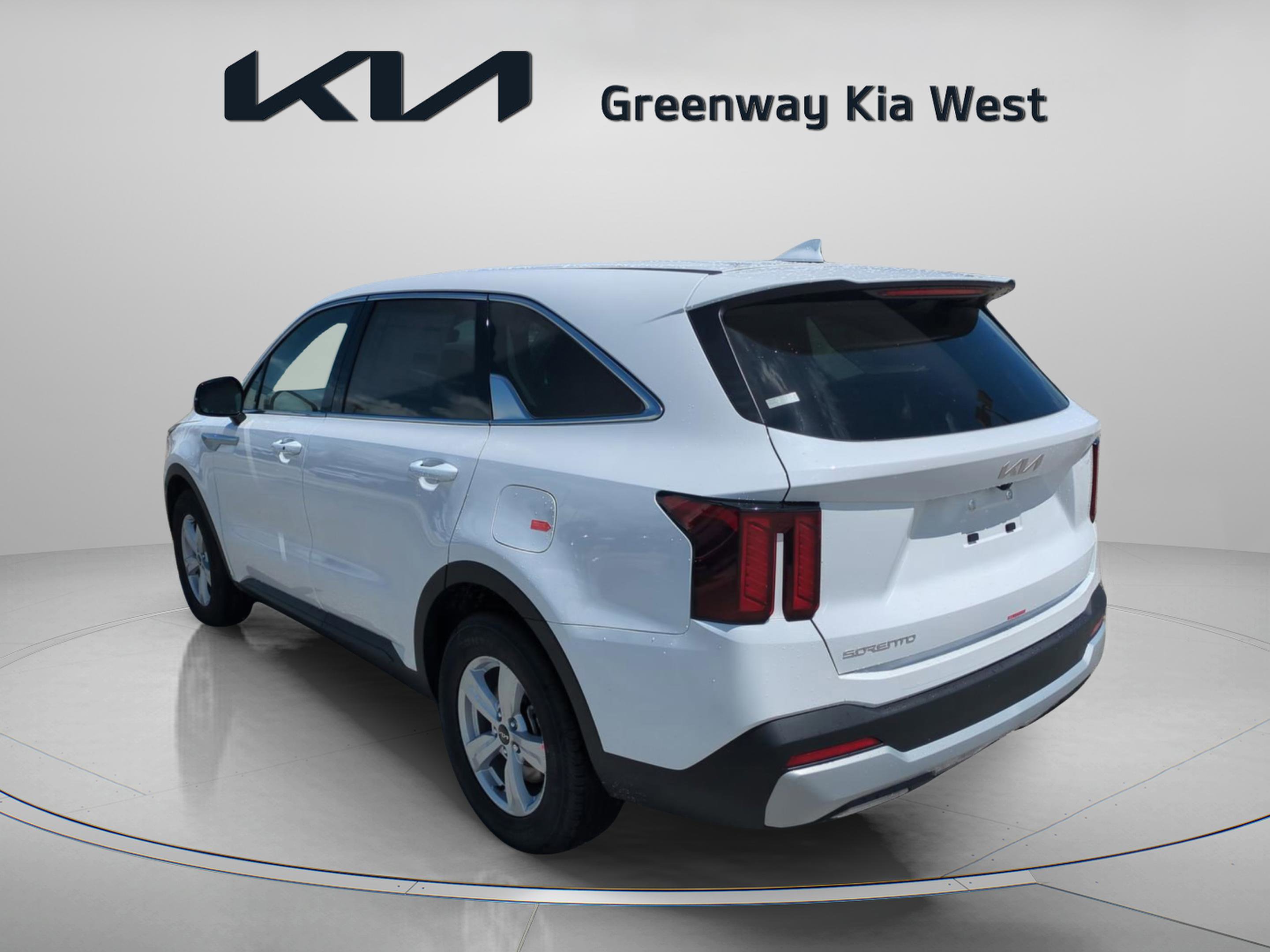 2026 Kia Sorento LX photo 4