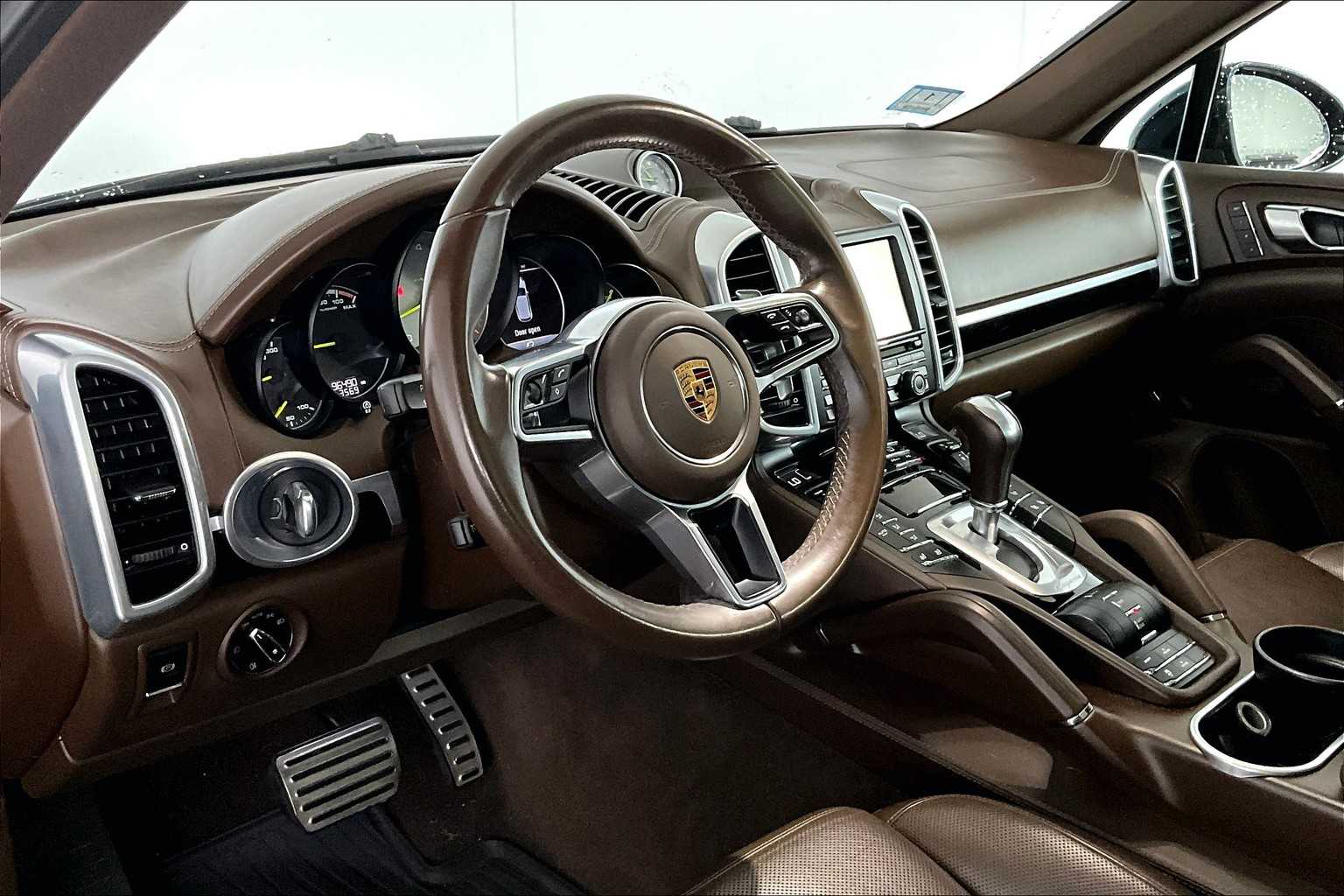 2016 Porsche Cayenne S E-Hybrid photo 15
