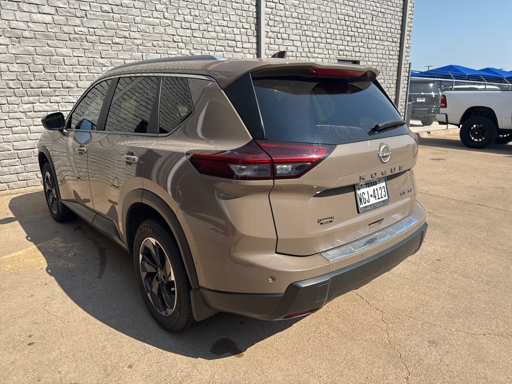 2024 Nissan Rogue SV photo 2