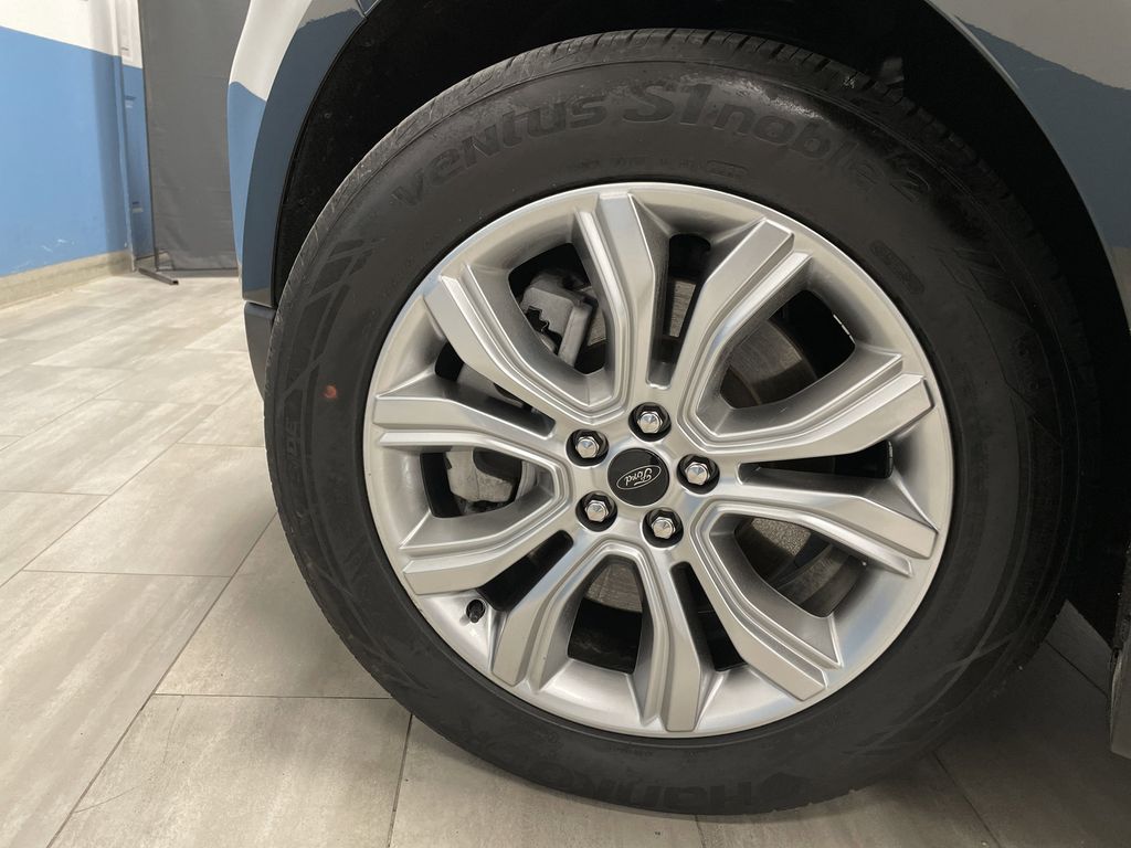 2024 Ford Edge Titanium photo 32