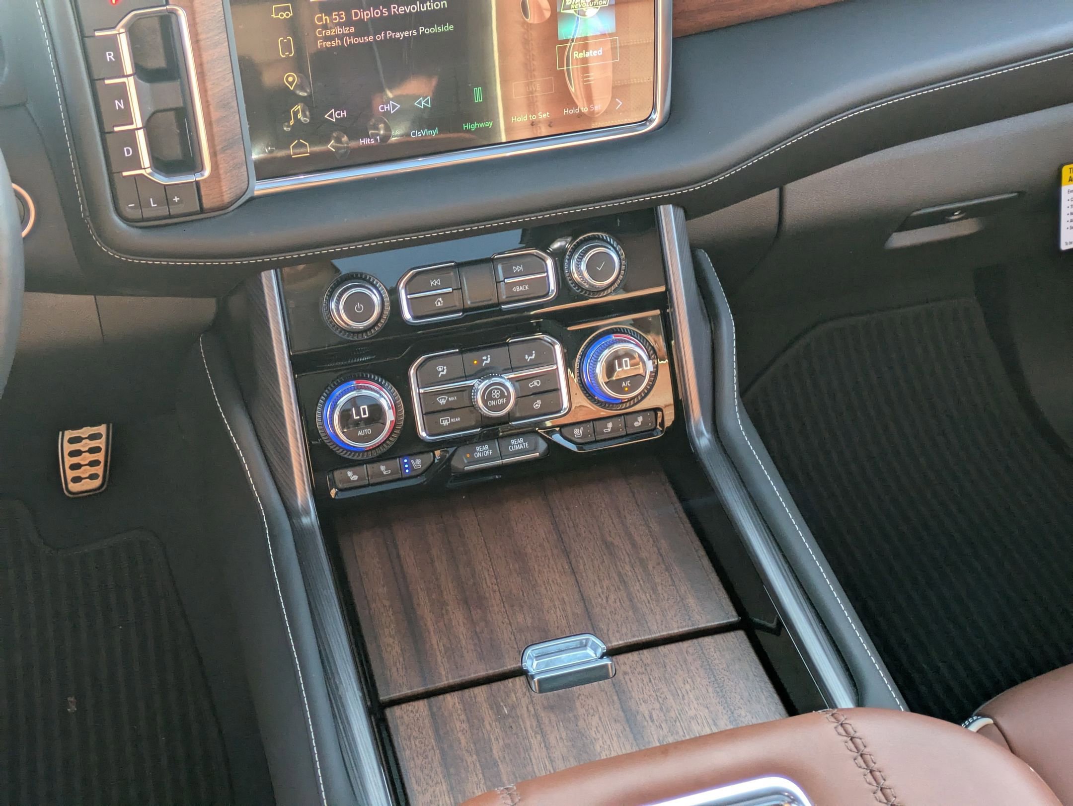 2024 Gmc Yukon XL Denali Ultimate photo 19