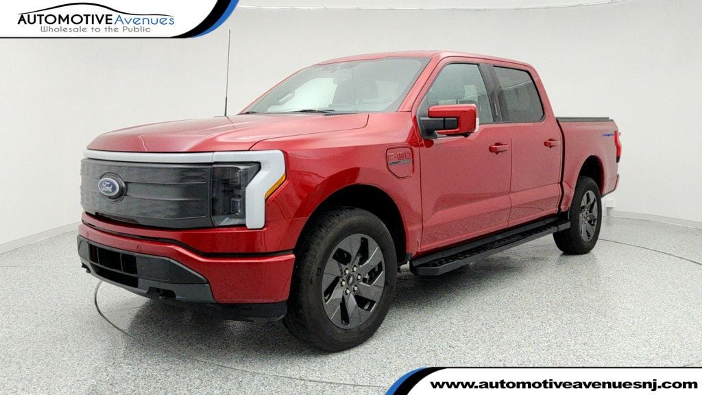 2022 Ford F-150 Lightning Lariat's photo