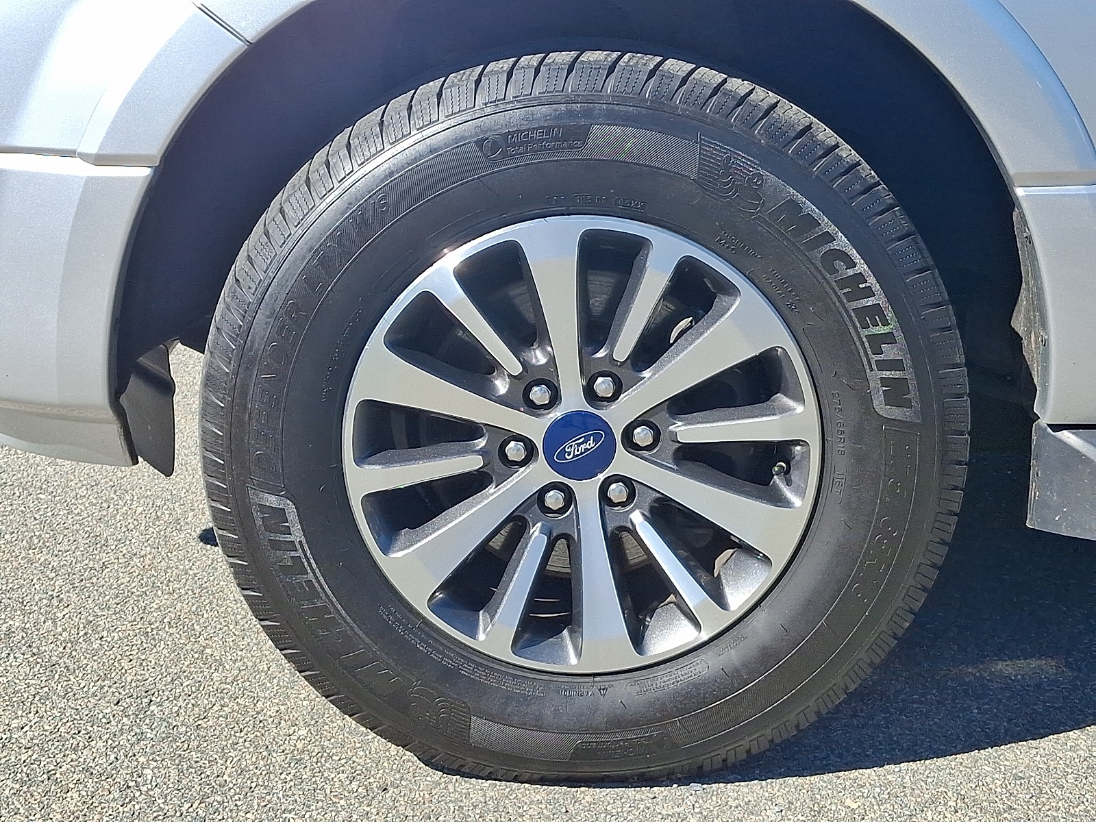 2017 Ford Expedition XLT photo 8