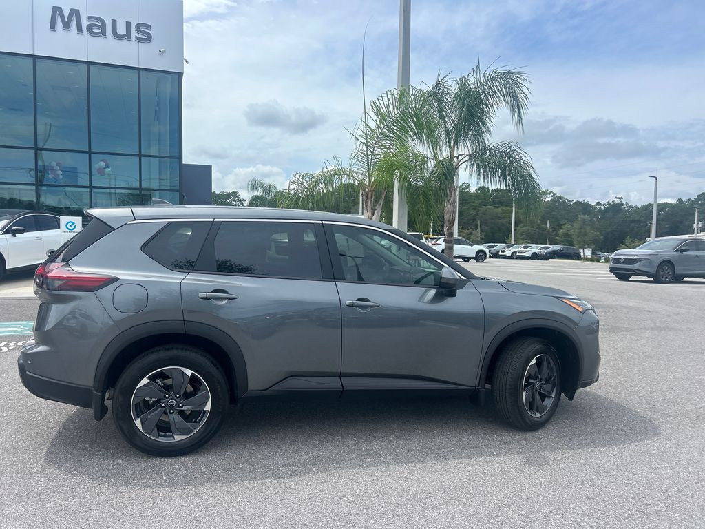 2026 Nissan Rogue SV photo 7