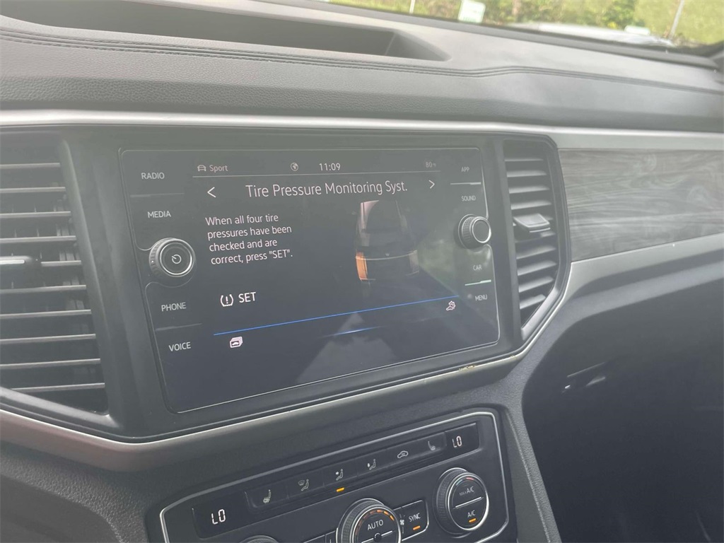 2021 Volkswagen Atlas Cross Sport SE Technology photo 21