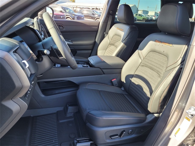 2025 Nissan Pathfinder Rock Creek photo 4