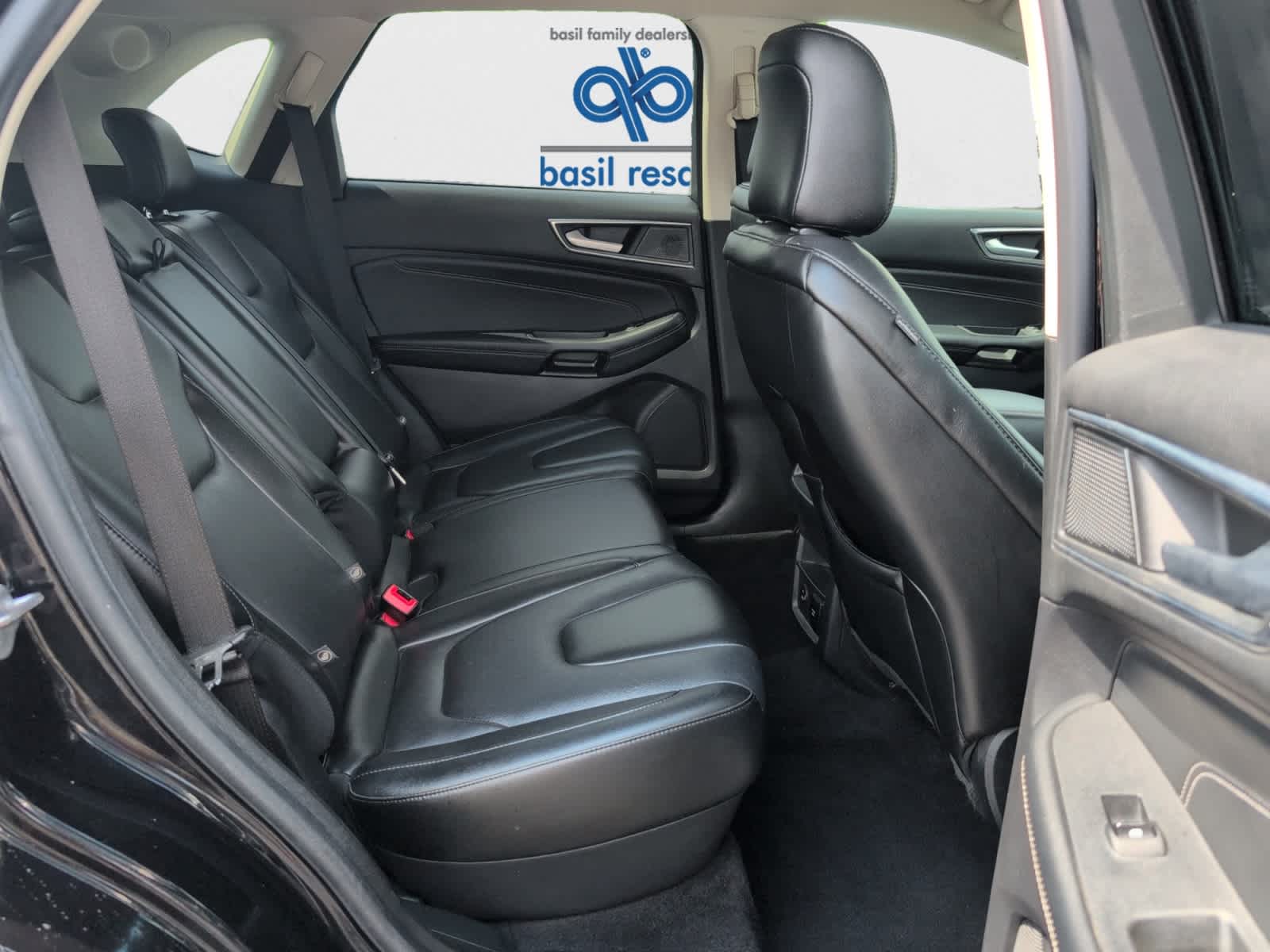2021 Ford Edge Titanium photo 18