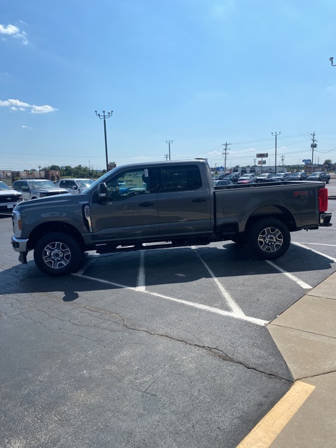 2025 Ford F-250 XLT photo 4