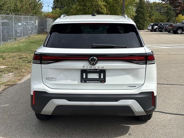 2025 Volkswagen Tiguan S photo 2