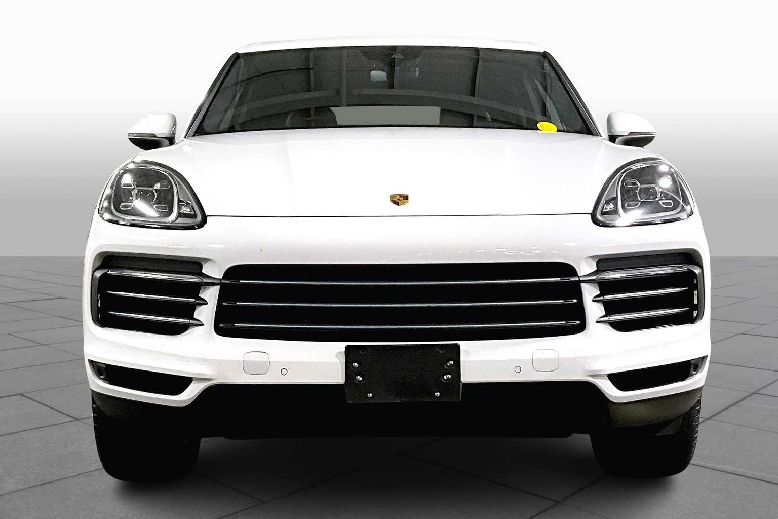 2020 Porsche Cayenne photo 3