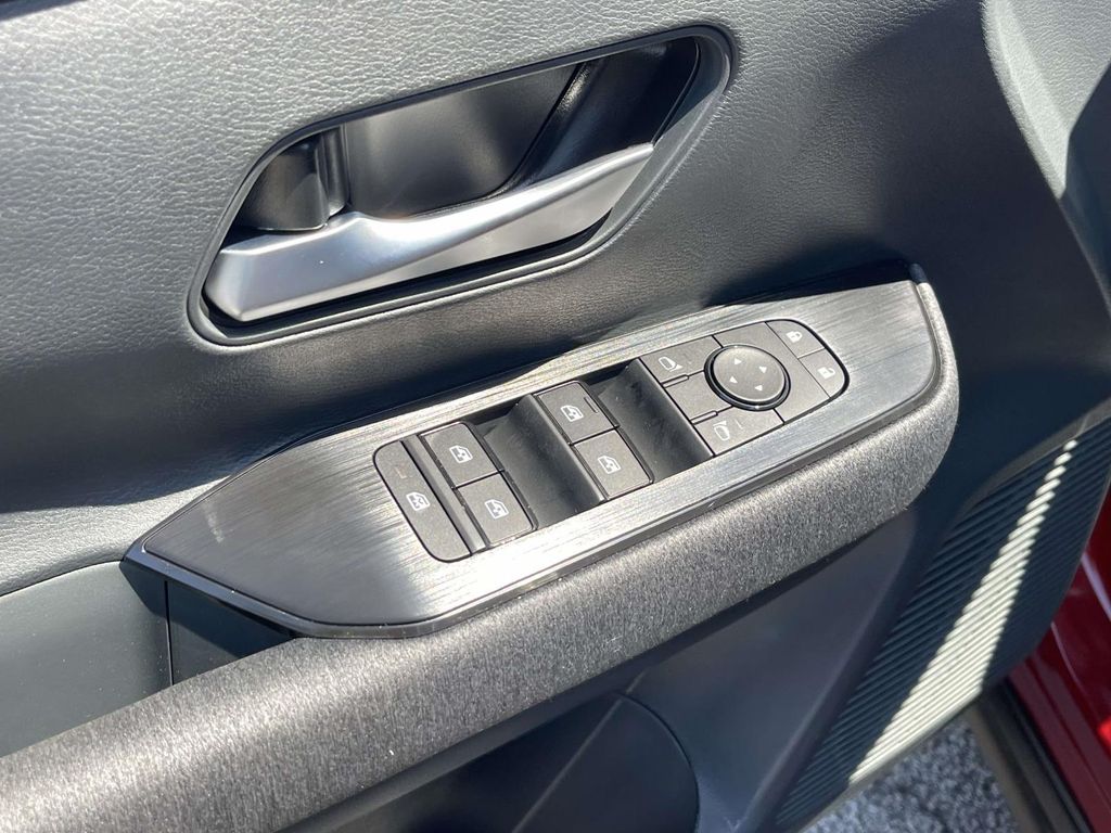 2026 Nissan Kicks SV photo 14