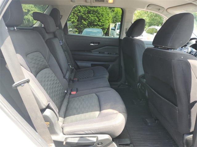 2022 Nissan Pathfinder S photo 15