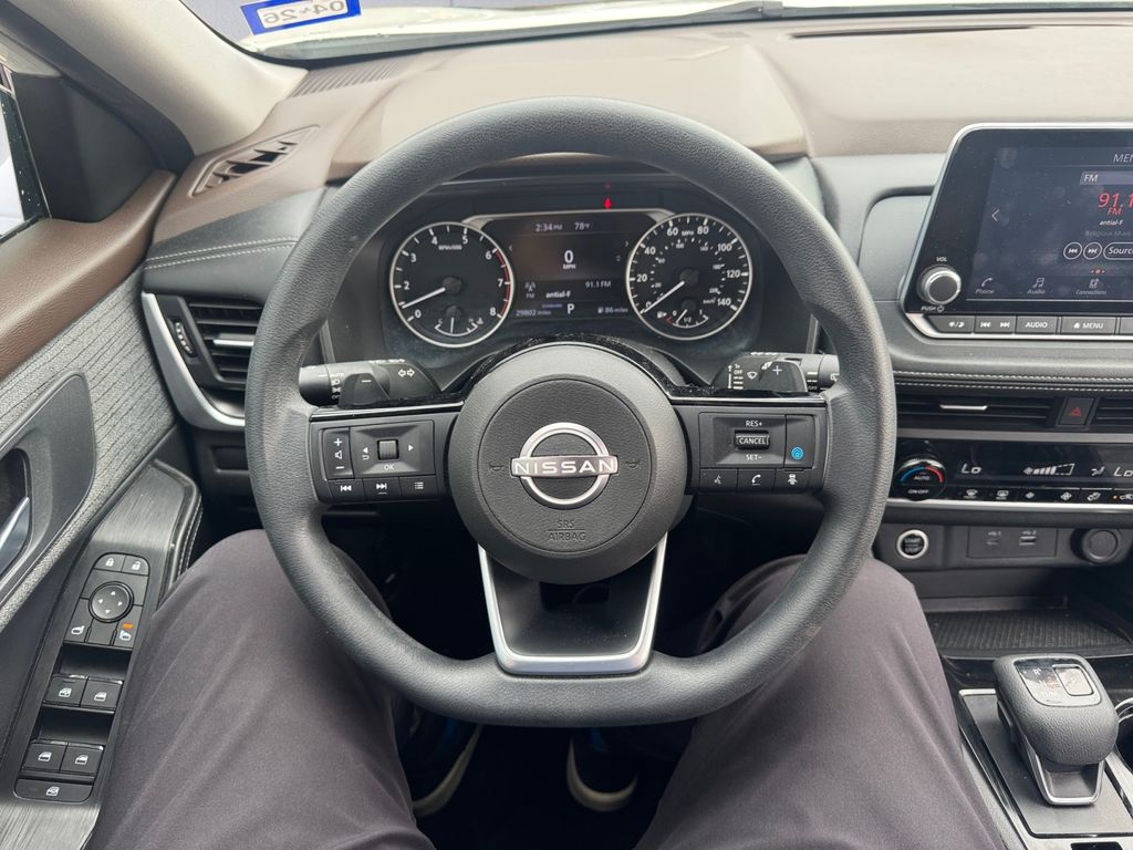 2023 Nissan Rogue SV photo 9