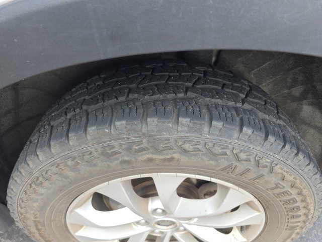 2019 Hyundai Santa Fe SE photo 3