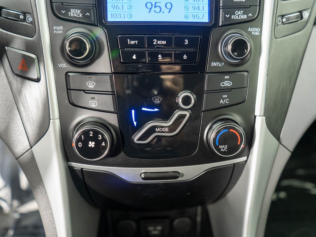 2012 Hyundai Sonata GLS photo 19