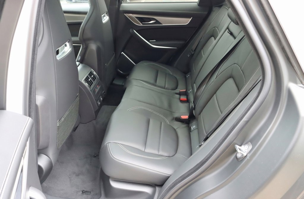 2026 JAGUAR F-PACE - Image 31