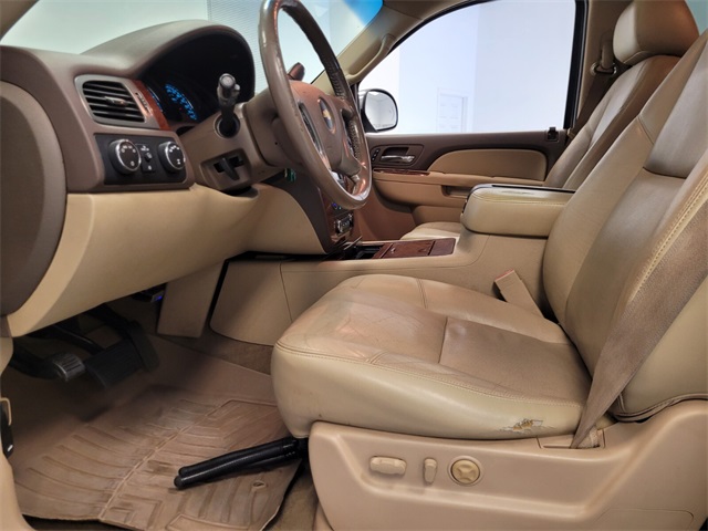 2012 Chevrolet Suburban 1500 LTZ photo 4