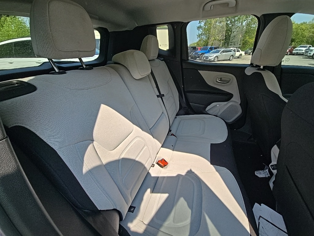 2022 Jeep Renegade Latitude photo 17