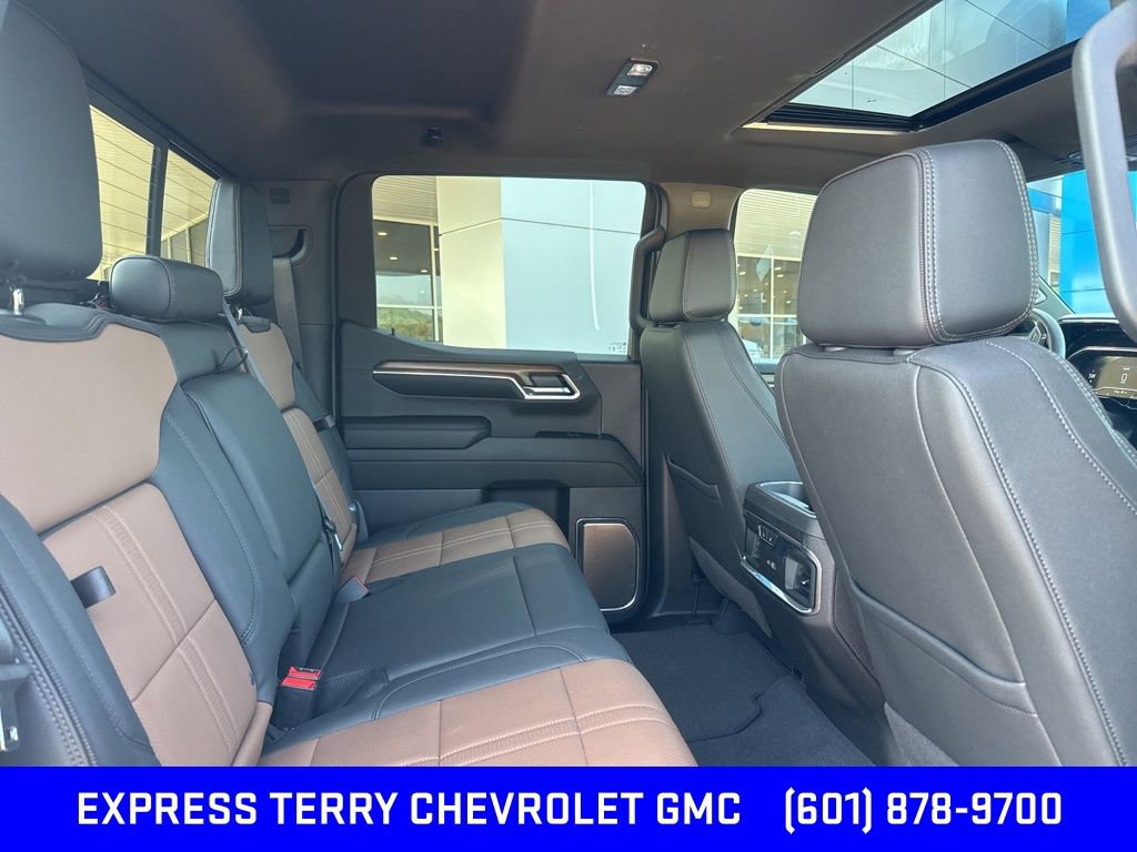 2024 Chevrolet Silverado 1500 High Country photo 23