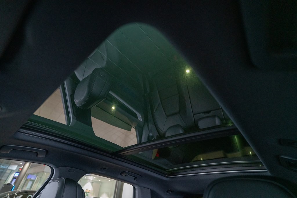 2025 Porsche Cayenne photo 22
