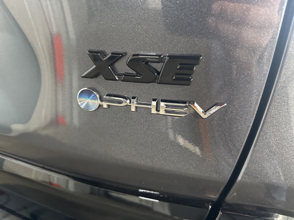 2025 Toyota RAV4 Hybrid XSE photo 15