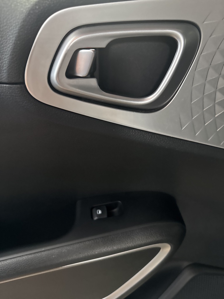 2024 Kia Soul LX photo 18