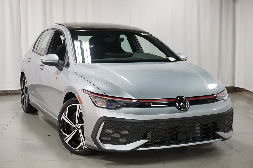 2025 Volkswagen Golf GTI SE photo 4