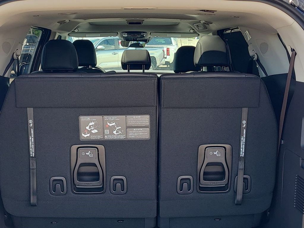 2026 Kia Carnival SX Prestige photo 13