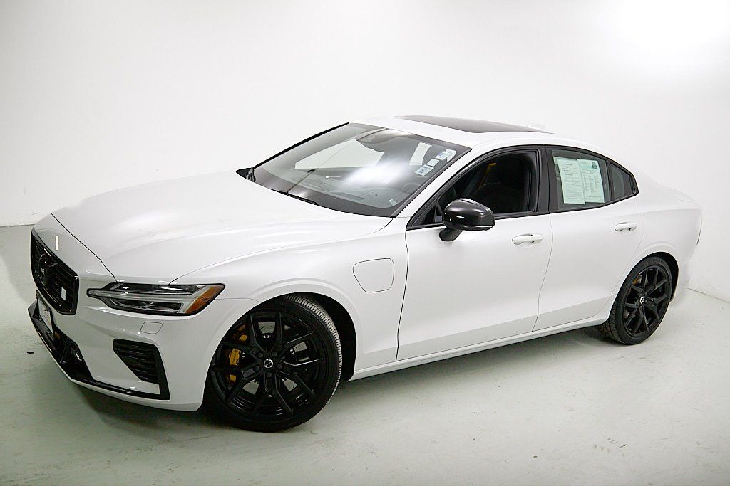 2022 VOLVO S60 - Image 2