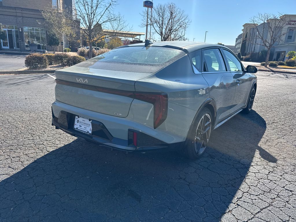 2025 Kia K4 GT-Line photo 3